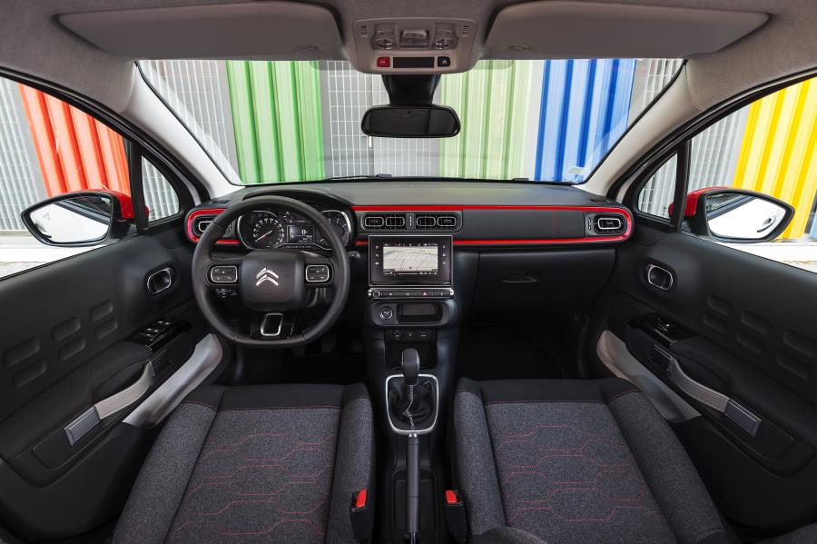 Интерьер Citroen C3 2016 года  (фото 37 из 51)